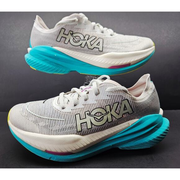 Hoka One One Shoes - Hoka Women 8.5 Comfy footwear